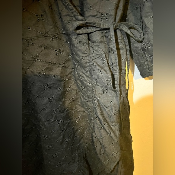 Gap Black Eyelet Mini Wrap Dress with Ruffle Hem Size S - Picture 5 of 6